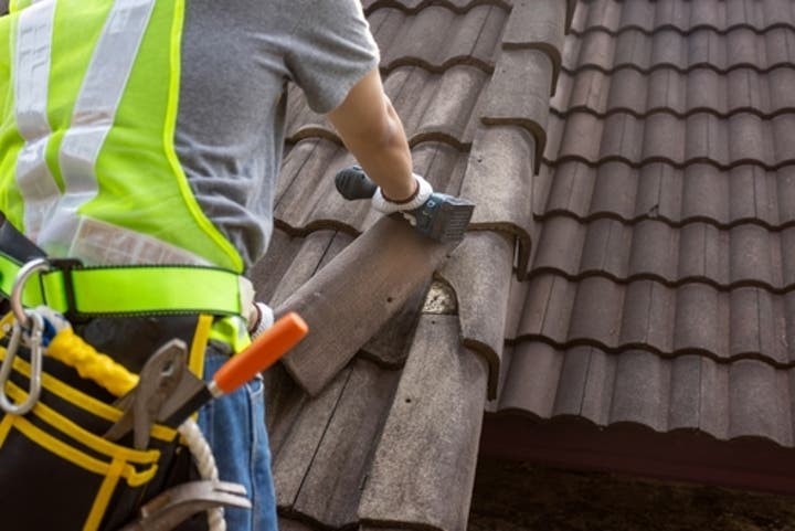 How Long Does a Roof Last? Lifespan by Roofing Material